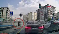 Malatya'da Otomobil ile Kamyonet Çarpıştı: İki Kadın Ölümden Döndü