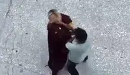 Eskişehir'de kadına yönelik şiddet : Boğazını iki kez sıktı, yardım çığlıkları kamerada