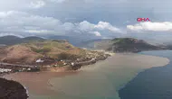 Mersin Aydıncık'ta sağanak yağış sonrası deniz kahverengiye büründü