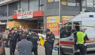 Pendik'te Hafriyat Kamyonu Eczaneye Girdi: Yaralılar Var