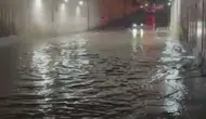 Hatay'da sağanak yolları göle çevirdi!