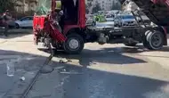 Ankara Mamak'ta Kontrolden Çıkan Kamyonet Elektrik Direğine Çarptı