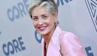 Hollywood yıldızı Sharon Stone : Soyumuz imparatora dayanıyor ama ahırda büyüdük