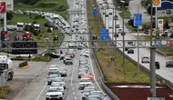 Tatilcilerin dönüşüyle yollarda trafik yoğunluğu oluştu