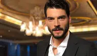 Akın Akınözü'n yeni sevgilisi kim, kaç yaşında ve mesleği ne?