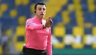 Ömer Faruk Turtay kimdir ve hangi önemli maçlarda görev almıştır?