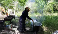 Erzincan'da geleneksel dut pekmezi üretimi nasıl yapılıyor?