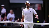 Novak Djokovic Wimbledon'da çeyrek finale yükselerek rakiplerini geride bıraktı