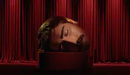 Deniz Göktaş'ın gösterisinde esinlenilen Ron Mueck kimdir?