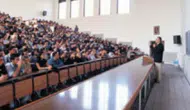 Diploma yetmiyor! İş bulmak için en uzun süre bekleten üniversite bölümleri açıklandı
