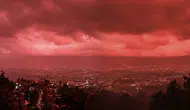 Venezuela'da depremler sonrası gökyüzünün kızıl renge bürünmesi neden oldu?