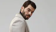 Akın Akınözü kimdir? Kaç yaşında ve nerelidir?