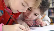 İsveç neden yeniden geleneksel kitap ve kaleme dönüş yapıyor?