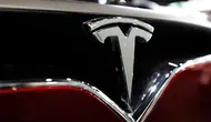 Tesla, aşırı parlak farlar nedeniyle 20 bin 349 aracını geri çağırıyor