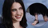 Margaret Qualley galaya tabansız ayakkabıyla çıktı