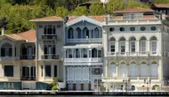 Servet Koçak kimdir ve ailesinin faaliyetleri nasıldır?