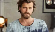 Kıvanç Tatlıtuğ nerede görüntülendi ? Kıvanç Tatlıtuğ neler yapıyor ?