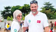 Strik’ten eşi Gamze Özçelik’e romantik mesaj
