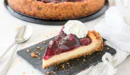 Mürdüm erikli cheesecake tarifi : Ekşi tatlı lezzetlerin buluşması nasıl yapılır?