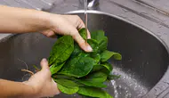 Ispanaktaki kum ve çamur temizliği için usta aşçıların pratik yöntemi nedir ?