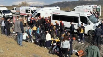 Öğretmenleri taşıyan minibüs kaza yaptı! Çok sayıda yaralı var