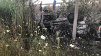 Otomobilden fırlayan sürücü can verdi!