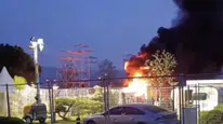 Park halindeki karavan alev alev yandı