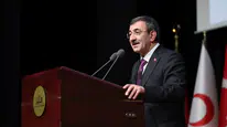 Bakan Yılmaz, Genç Kızılay Akademi Gençlik ve Aile Araştırma Zirvesi'nde