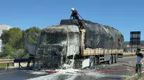Muğla'da seyir halindeki tırda yangın çıktı
