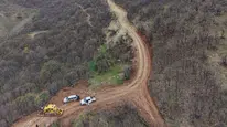 Munzur Çayı taştı , köprü zarar gördü : Mezraya alternatif yol yapılıyor