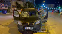 Karaman'da araç belediye işçisine çarptı : 2 kişi yaralandı