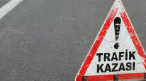 Düzce - Sakarya sınırında kaza : Araç bariyerlere saplandı