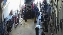 Aksaray'da baba ve oğlu tırın altında kaldı : O anlar kameraya yansıdı
