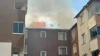 Zonguldak'ta 7 katlı apartmanın çatısı alev alev yandı