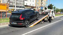 Diyarbakır'da yolun karşısına geçmek isteyen yayaya araç çarptı