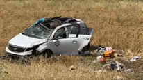 Diyarbakır'da tatil yolunda feci kaza : Sürücü uyuyakaldı, 3'ü çocuk 5 yaralı