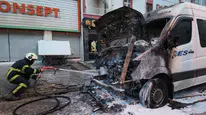 Kırıkkale'de park halindeki minibüste yangın : Araçta maddi hasar oluştu
