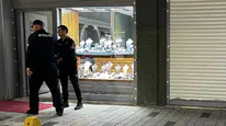 Kuyumcudan çaldıkları altınları satmaya çalışırken yakalandılar
