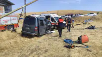 Elazığ'da hafif ticari araç tarlaya devrildi : 1'i ağır 5 yaralı