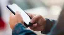 Telefon ve bilgisayar kullanırken dikkat edilmesi gerekenler : Boyun fıtığı riski nasıl artıyor?