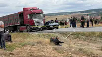 Yozgat’ta otomobil ile tır çarpıştı