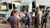 Kamyon ile minibüs çarpıştı: 6 yaralı