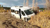 İşçi servisi şarampole devrildi: 13 yaralı