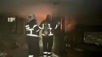 Karabük'te apartman dairesinde korkutan yangın : 2 kişi dumandan etkilendi