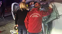 Balıkesir'de otomobil şarampole devrildi : 2 kişi yaralandı