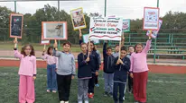 Öğrenciler Gazze'deki çocuklar için uçurtmalarını gökyüzüne bıraktı