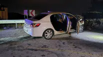 Erzurum’da otomobil duvara çarptı