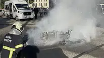 Siirt'te Hafif Ticari Araçla Çarpışan Motosiklet Yandı