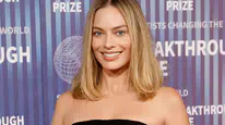 Margot Robbie, eşinin soyadını resmi olarak aldı
