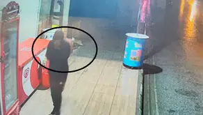 Hatay'da hırsızlık: Yüzünü eliyle gizledi, kameralara yakalandı